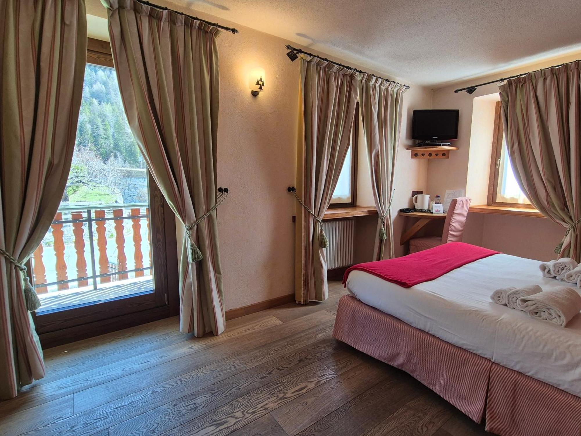 Hotel Dente Del Gigante Курмайор Екстериор снимка